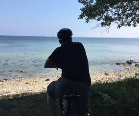 Radreise mit Blick auf dem Meer